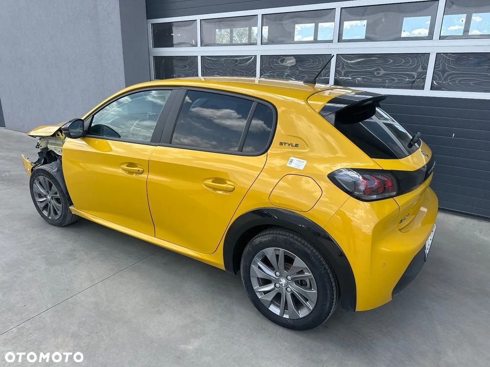 Peugeot 208 Elektromotor 136 Allure+ - 6