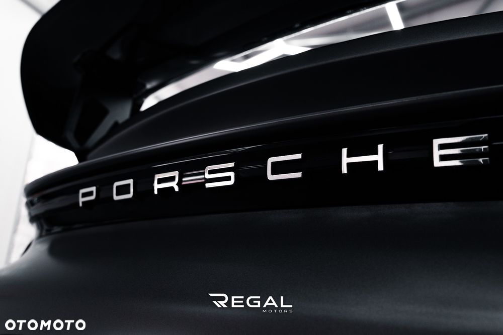 Porsche 718 Cayman - 38