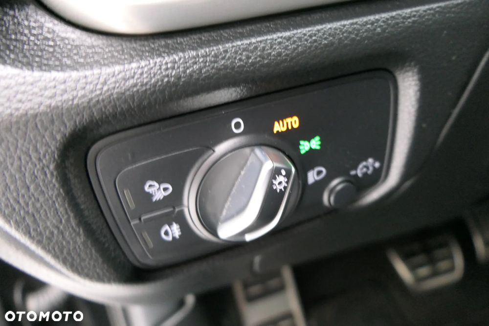 Audi A3 Sportback 2.0 TDI S tronic S line Sportpaket - 28