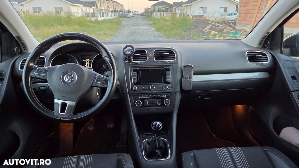 Volkswagen Golf 1.6 TDI DPF MATCH - 24