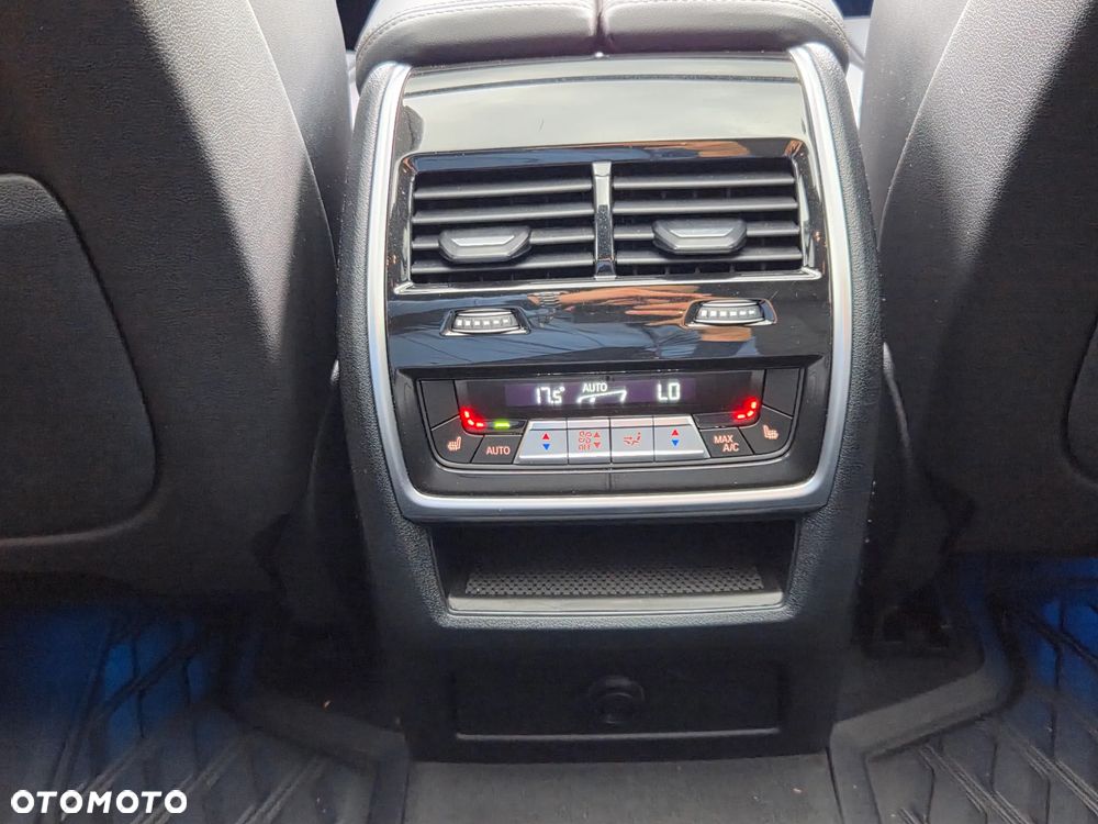 BMW X5 xDrive45e - 13