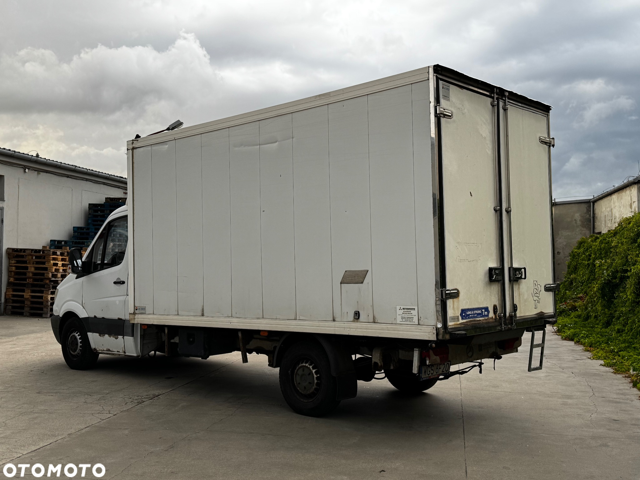 Mercedes-Benz Sprinter - 4