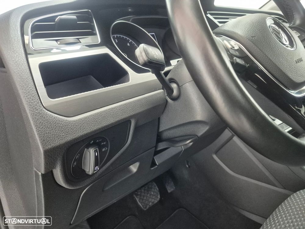 VW Touran 2.0 TDI Confortline DSG - 10