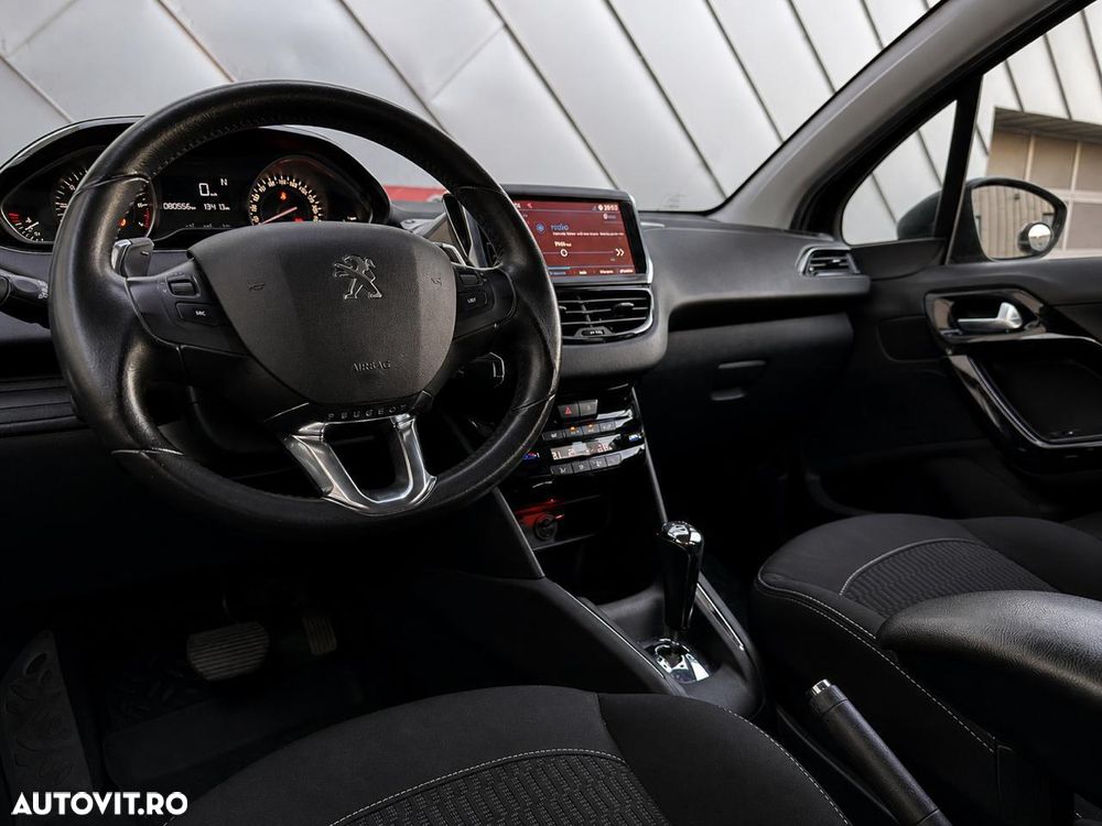 Peugeot 208 1.2 L PureTech ETG Allure - 13