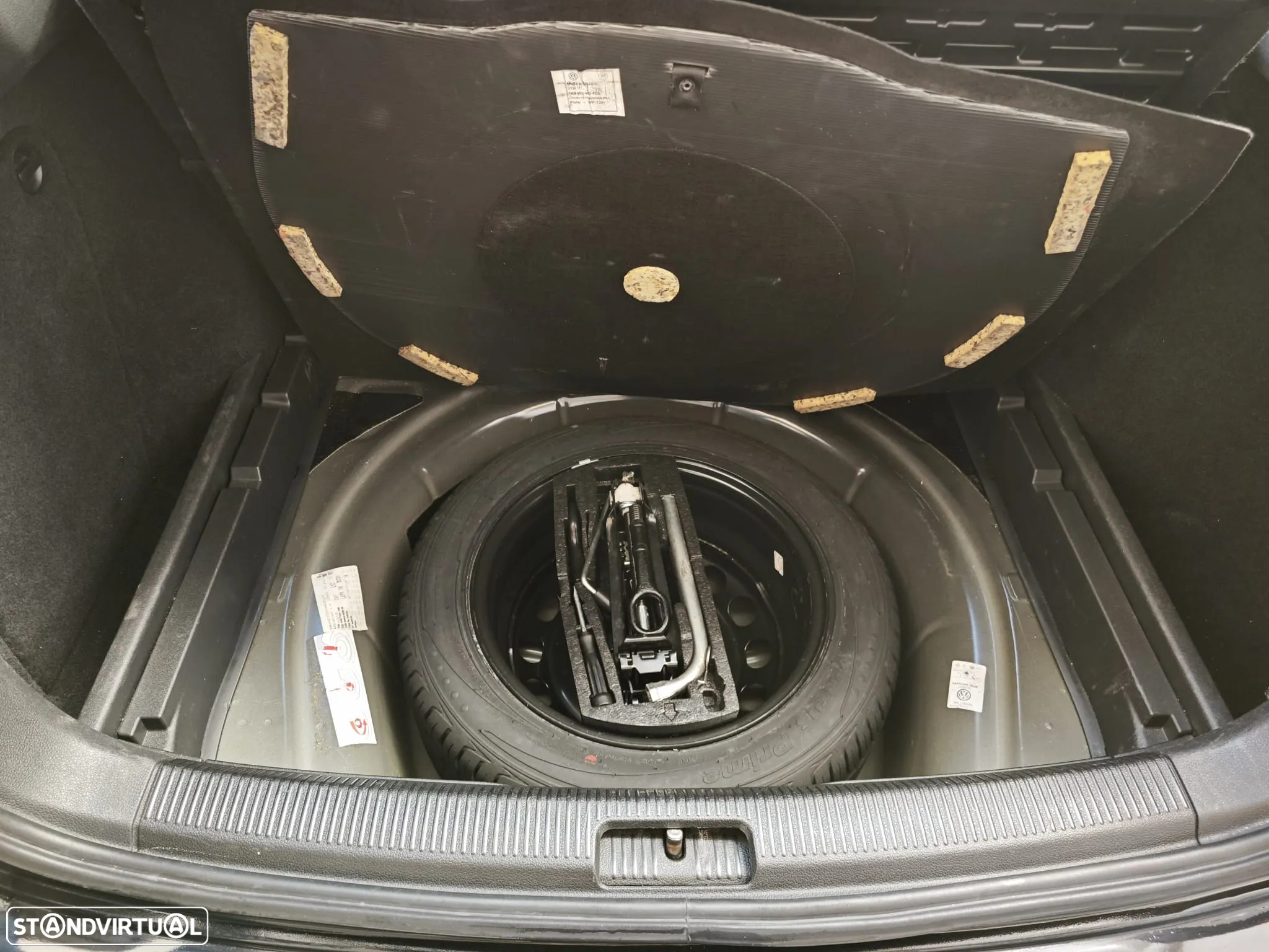 VW Golf Variant 1.6 TDi Highline DSG - 16