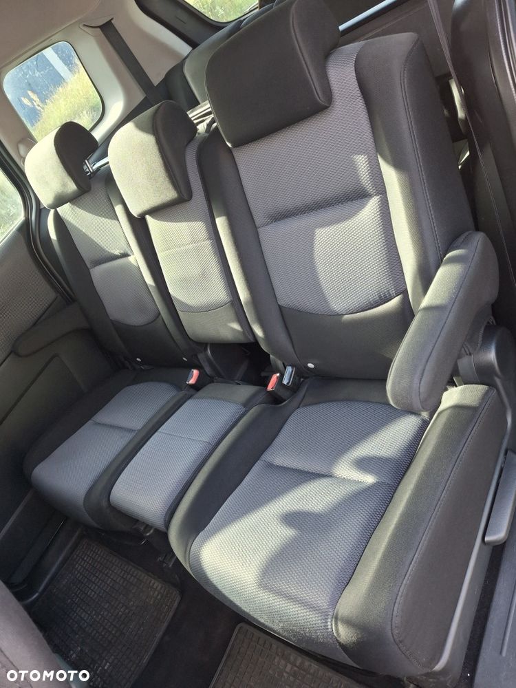 Mazda 5 - 7