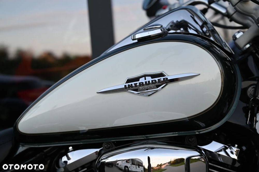 Suzuki Intruder - 27