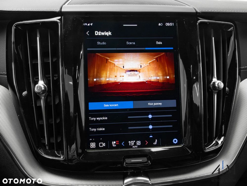 Volvo XC 60 B5 D AWD Ultimate Dark - 33