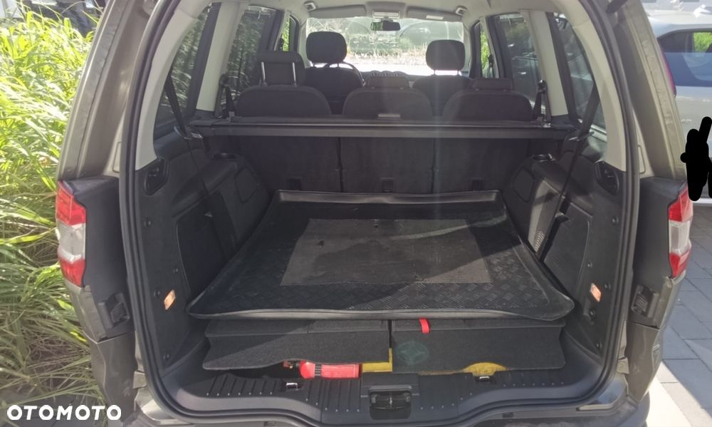 Ford Galaxy - 10