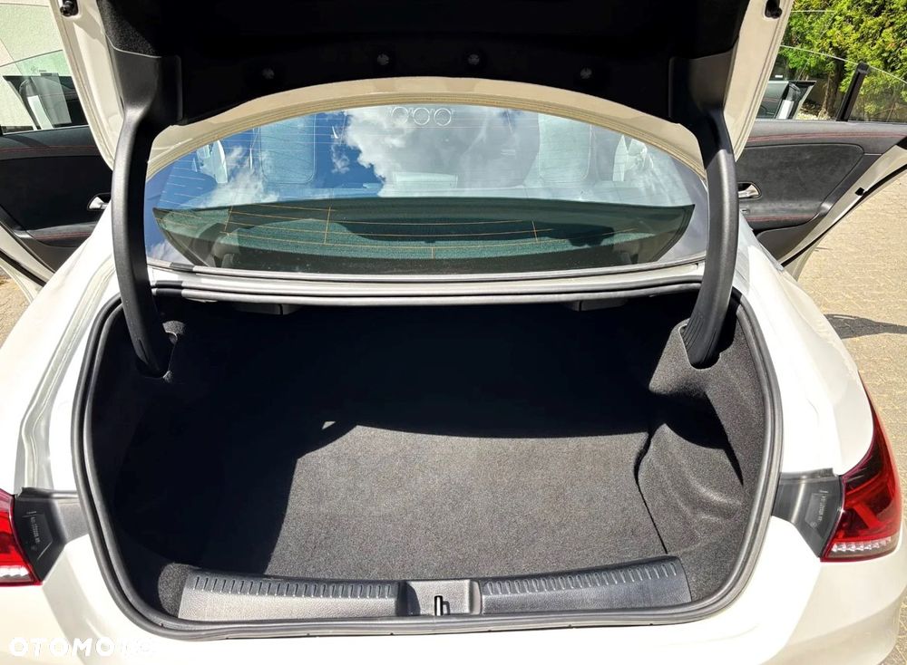 Mercedes-Benz CLA 250 E AMG Line 8G-DCT - 13