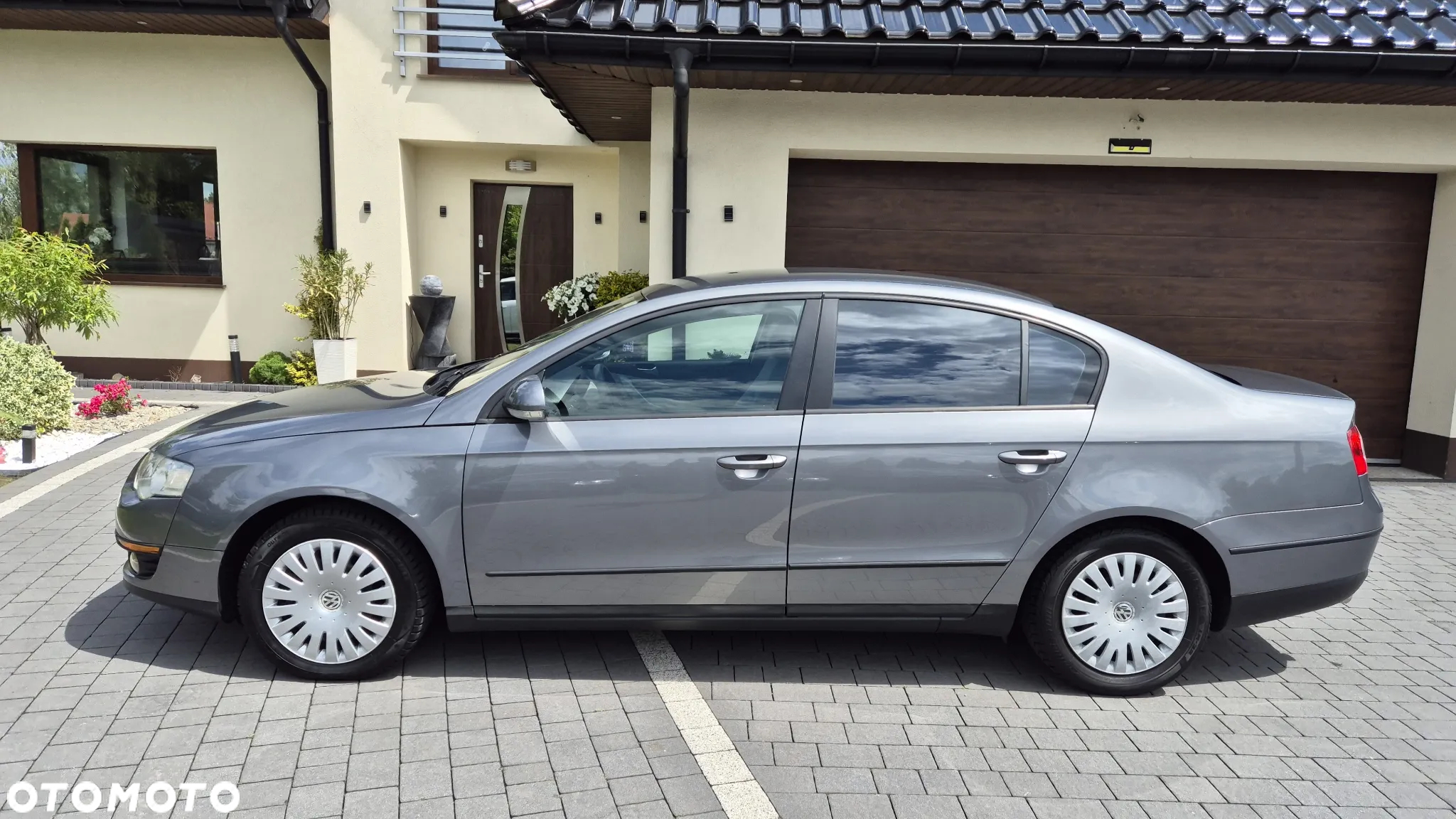 Volkswagen Passat 1.6 FSI Comfortline - 5