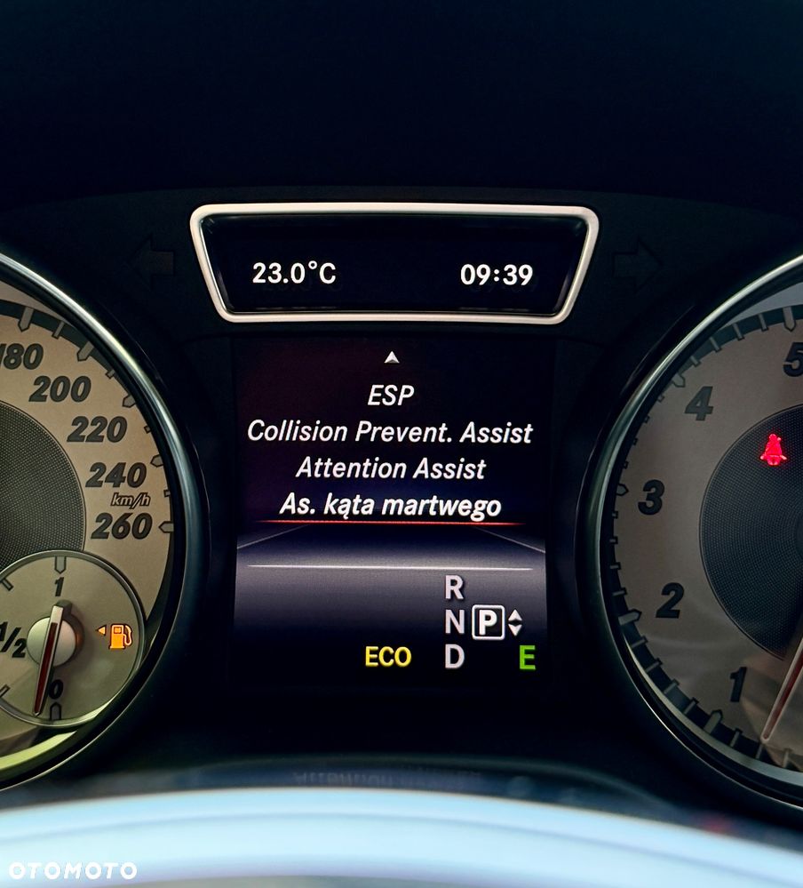 Mercedes-Benz GLA 250 7G-DCT AMG Line - 32
