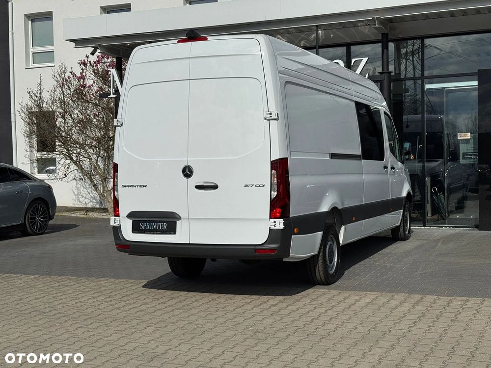 Mercedes-Benz Sprinter - 9