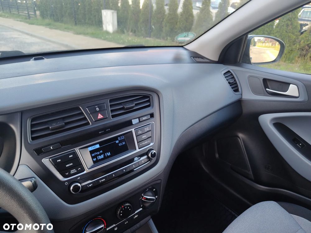 Hyundai i20 blue 1.2 - 26