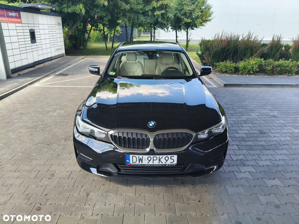 BMW Seria 3 318i - 8