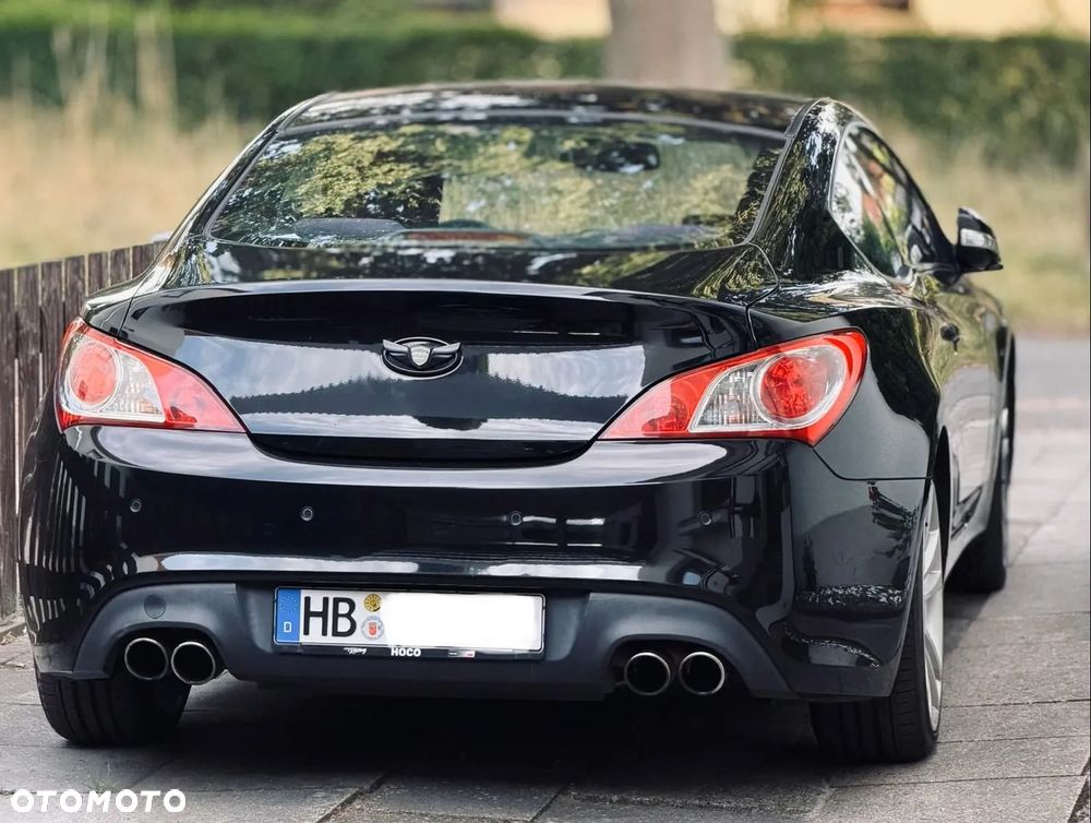 Hyundai Genesis Coupe - 2