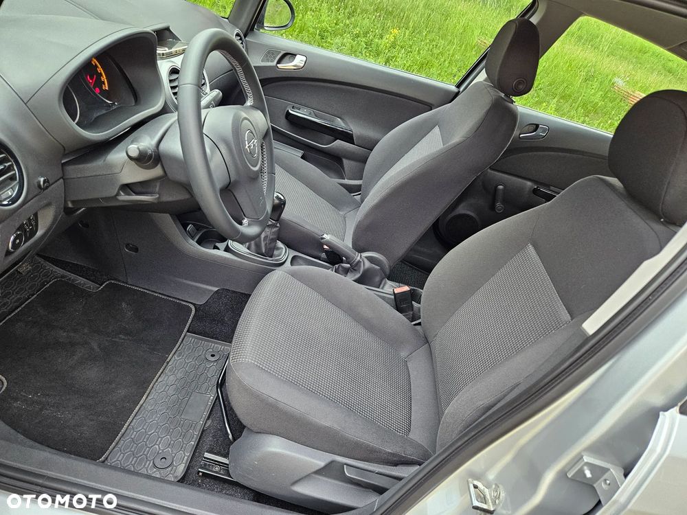 Opel Corsa 1.2 16V Essentia - 14