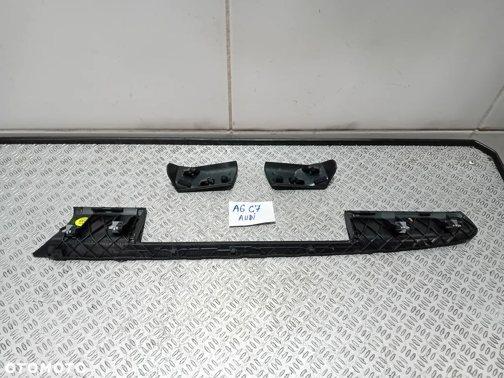 listwa osłona deski konsoli Audi A6 C7 2012 czarny mat 4G1857304 - 2