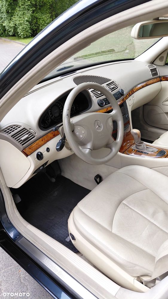 Mercedes-Benz Klasa E 320 Elegance - 4
