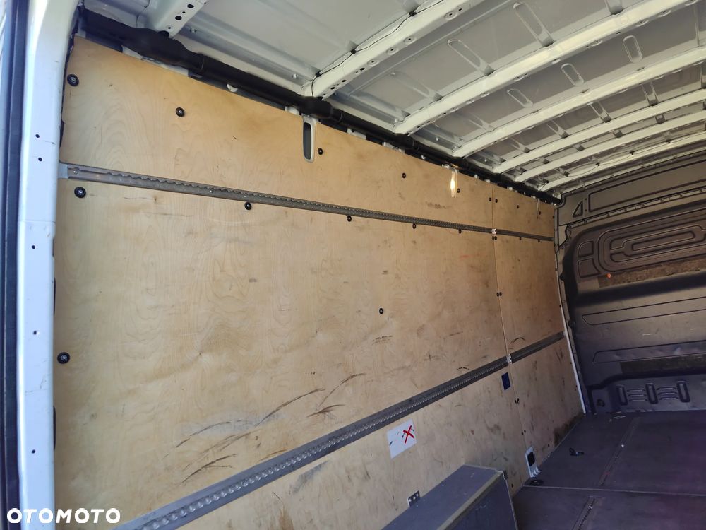 Mercedes-Benz SPRINTER 907 - 20