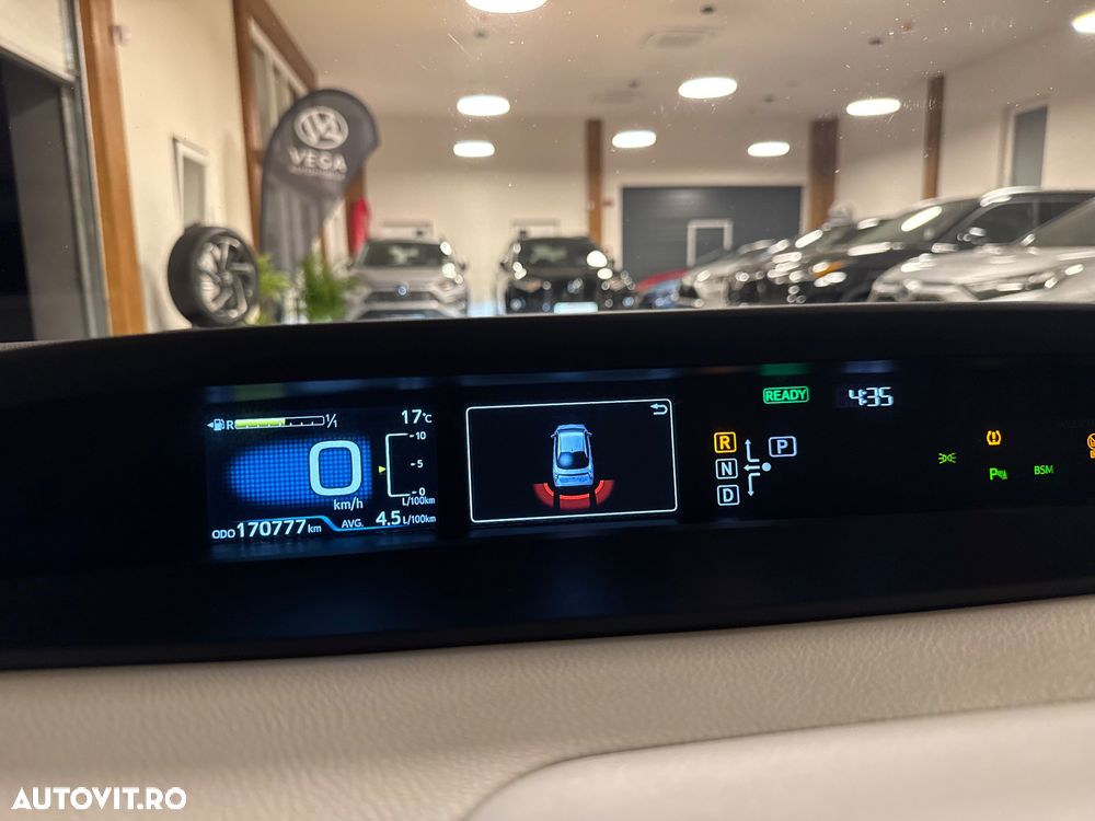 Toyota Prius HSD Sol Plus - 34