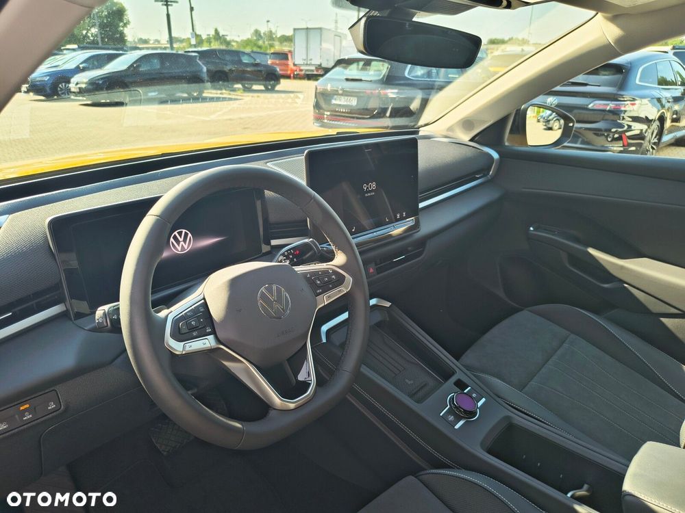 Volkswagen T-Roc - 10