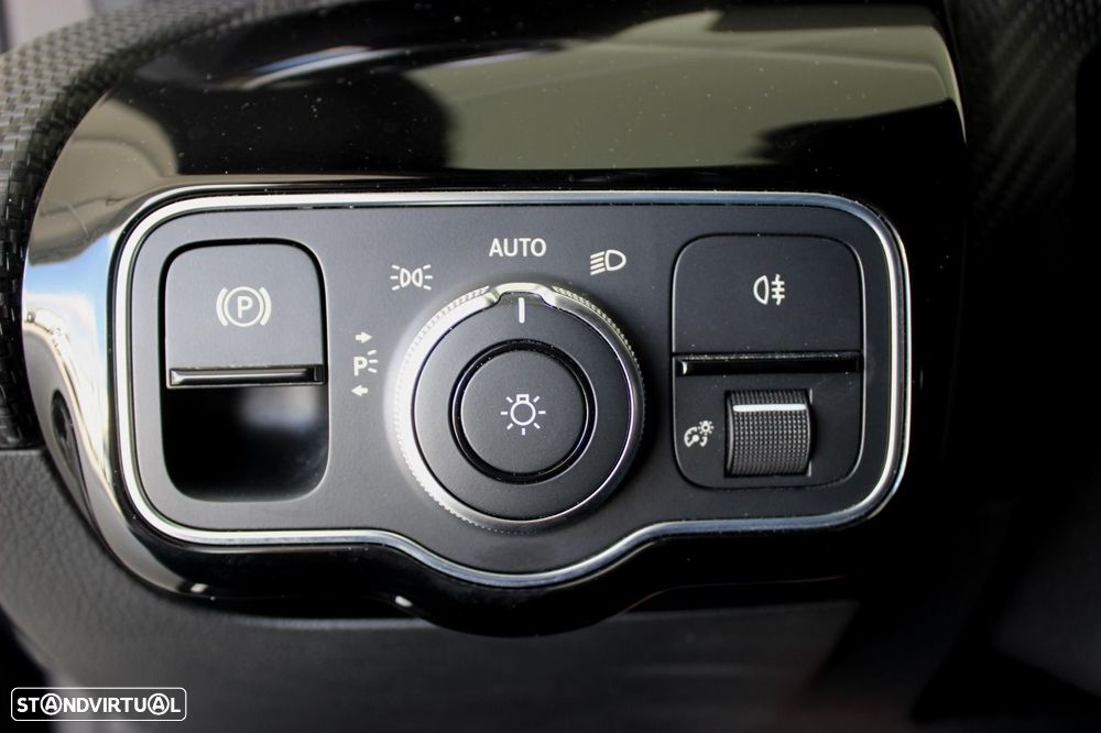 Mercedes-Benz CLA 180 d Shooting Brake Business Solutions Aut. - 13