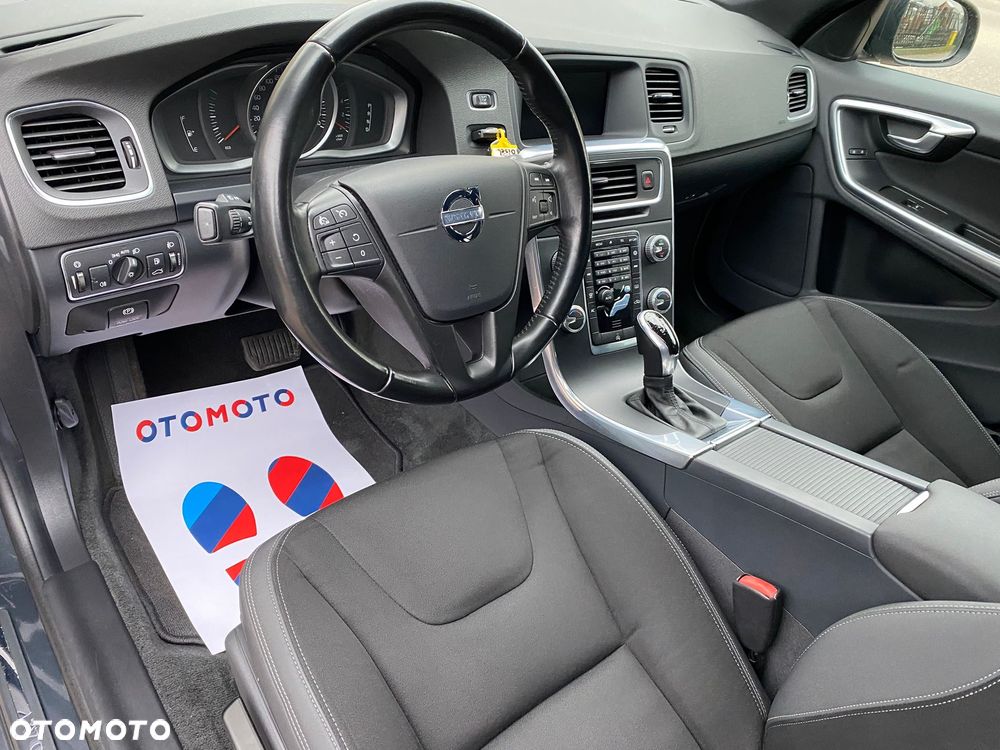 Volvo V60 D3 Geartronic Momentum - 16
