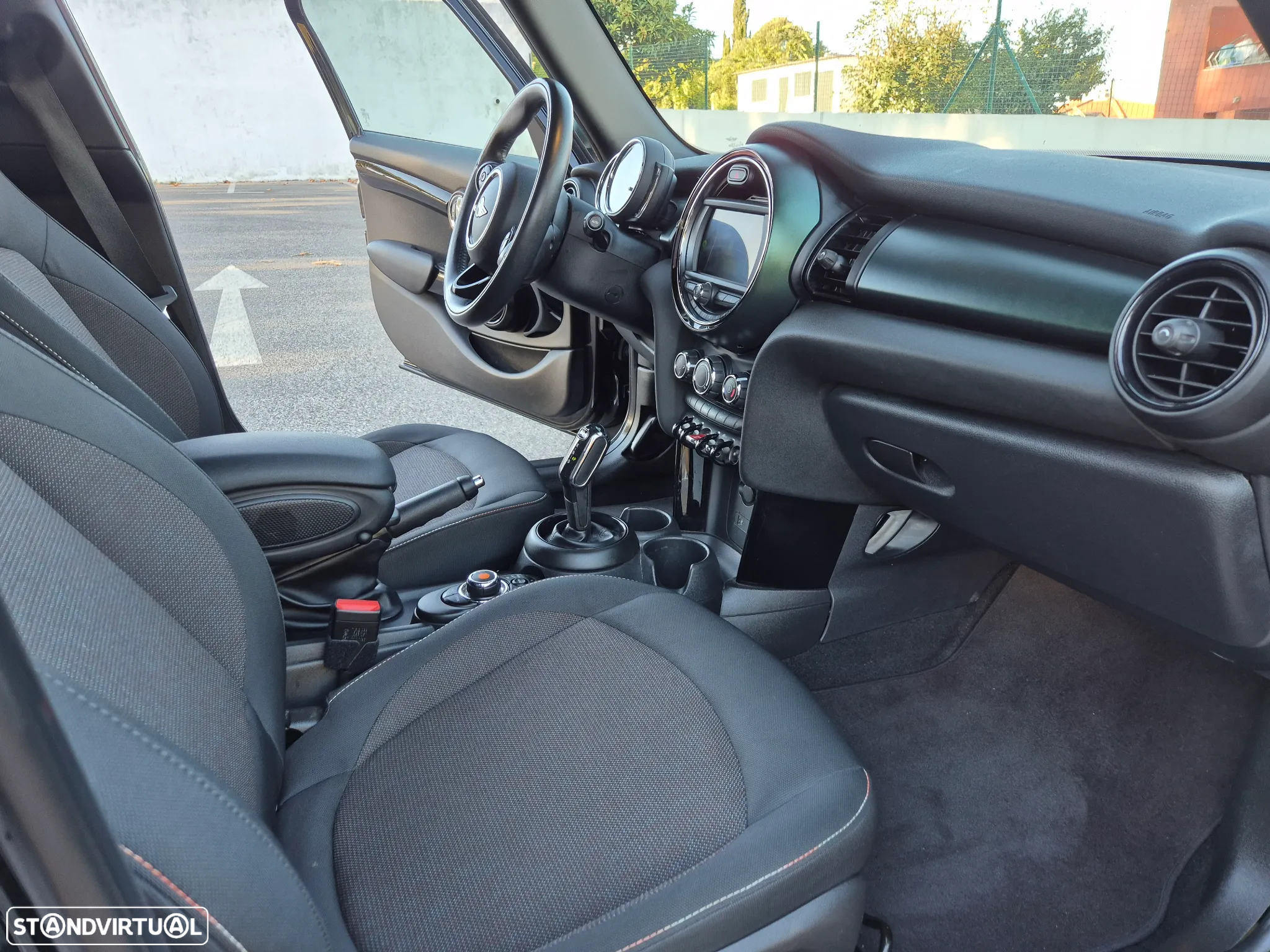 MINI 5 Portas Cooper 4Business Plus Auto - 16