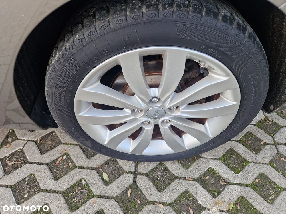 Kia Carens 1.7 CRDi S 7os EU6 - 38