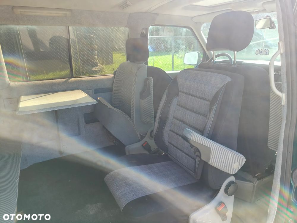 Volkswagen Multivan - 7