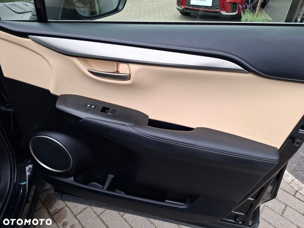 Lexus NX 200t Comfort AWD - 21