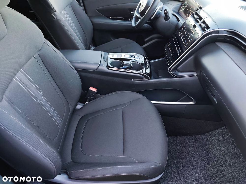 Hyundai Tucson 1.6 T-GDi HEV Executive 2WD - 27