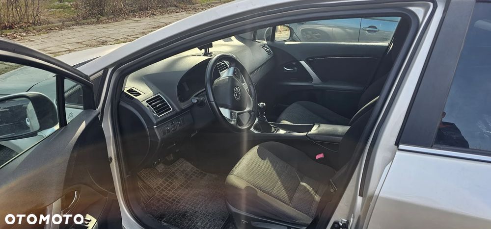 Toyota Avensis 2.0 D-4D Sol - 14