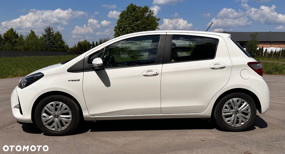 Toyota Yaris Hybrid 100 Premium - 4