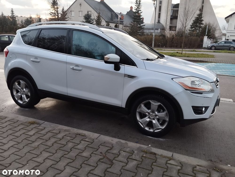Ford Kuga 2.0 TDCi 2x4 Titanium - 10