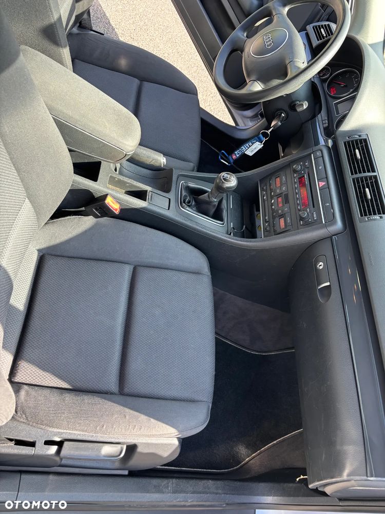 Audi A4 Limousine - 20