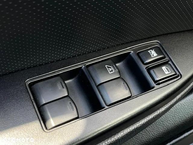 Subaru Legacy 2.0 D Comfort Navi - 37