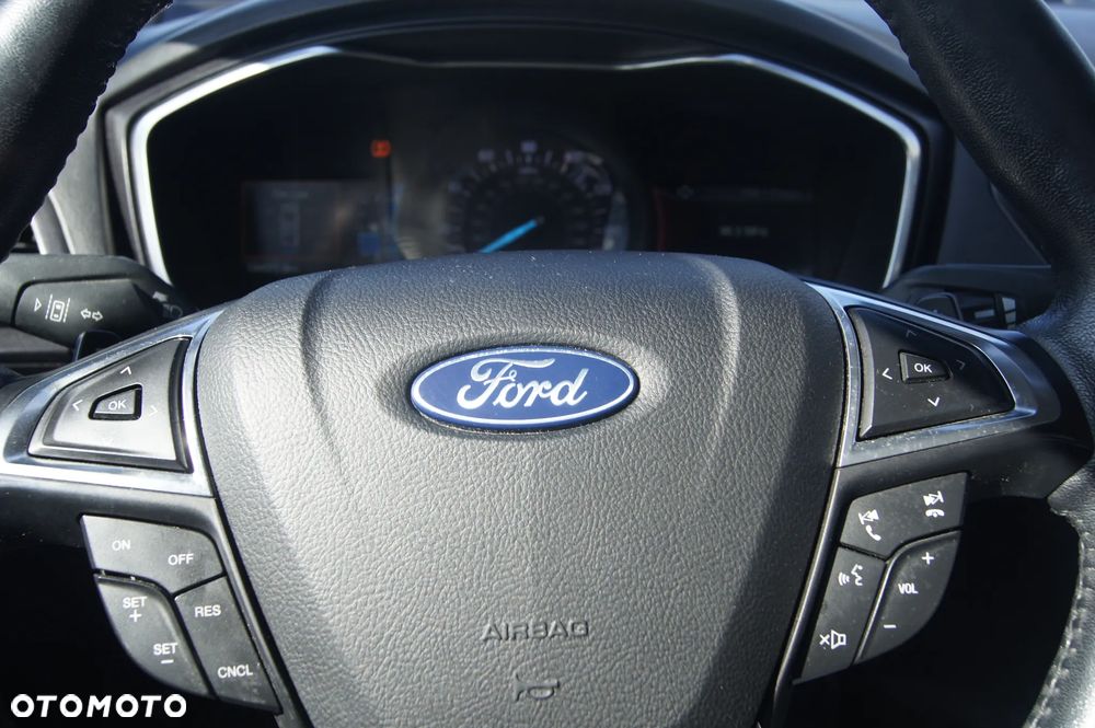 Ford Fusion - 20