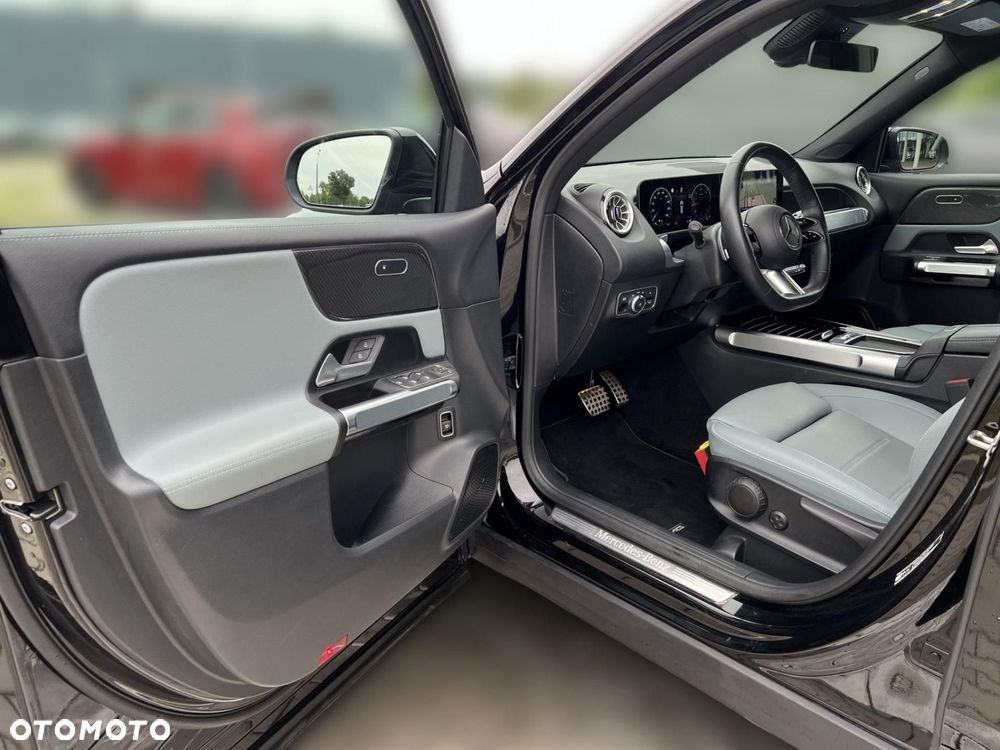 Mercedes-Benz GLB - 10