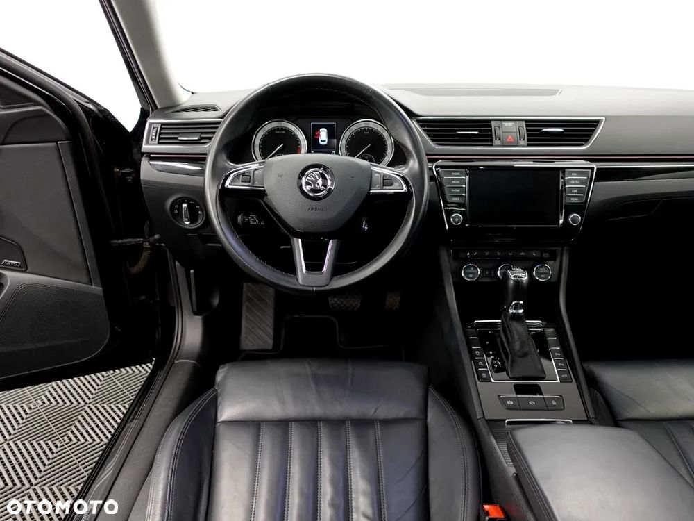 Skoda Superb 2.0 TDI SCR L&K DSG - 6