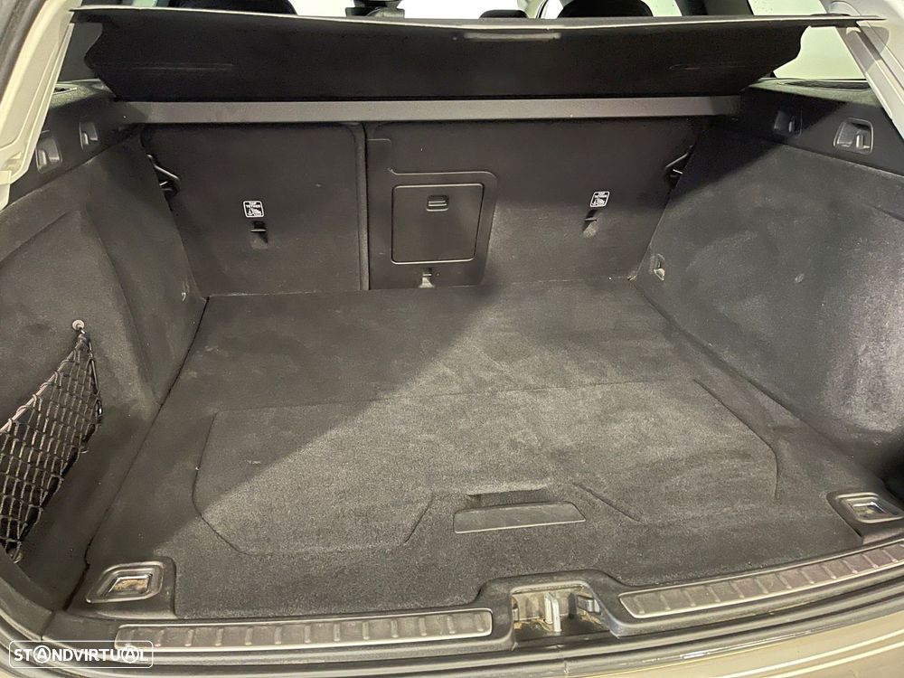 Volvo V60 2.0 B4 Momentum Geartronic - 30