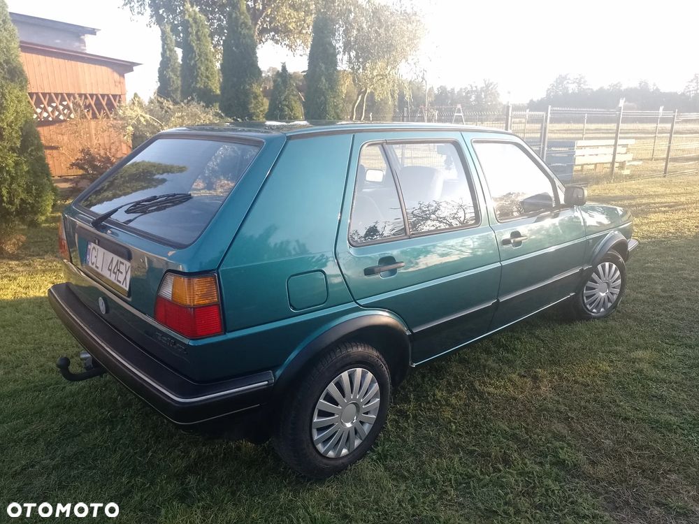 Volkswagen Golf 1.3 - 16