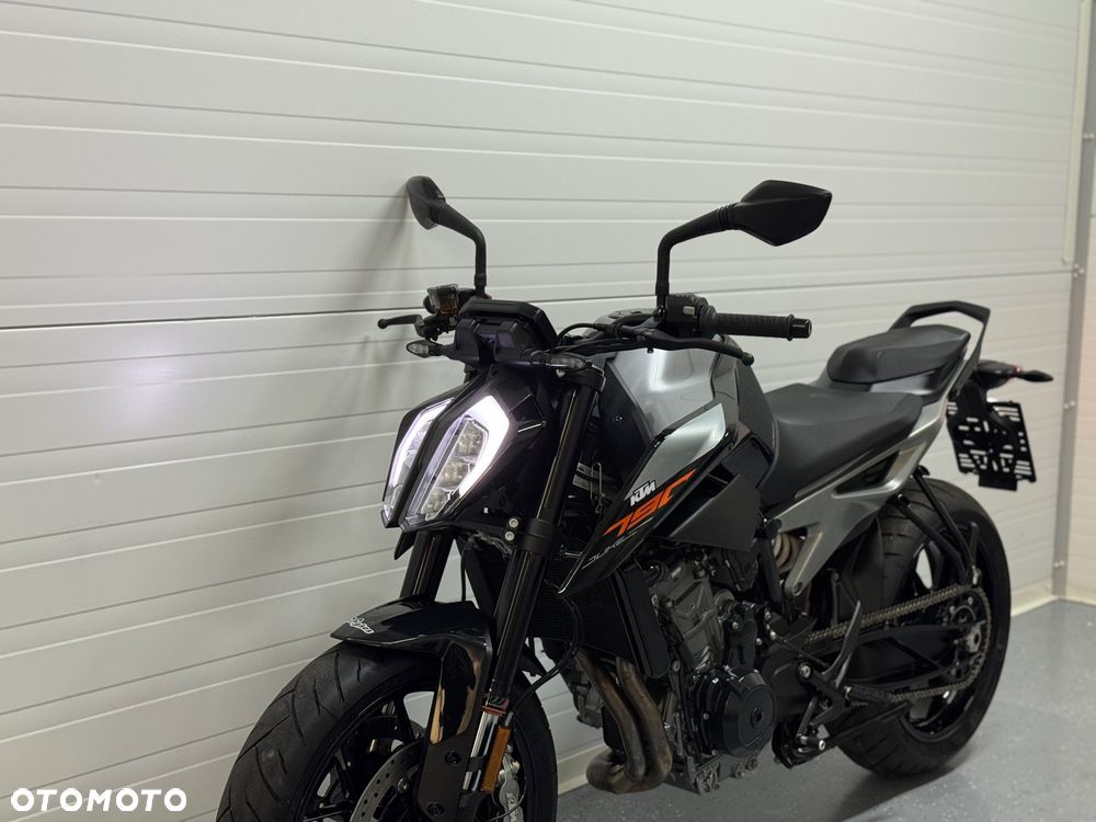 KTM Duke - 21