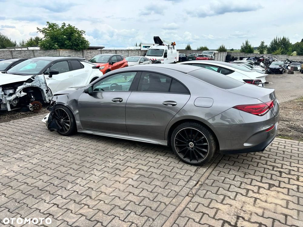 Mercedes-Benz CLA 180 7G-DCT AMG Line - 4