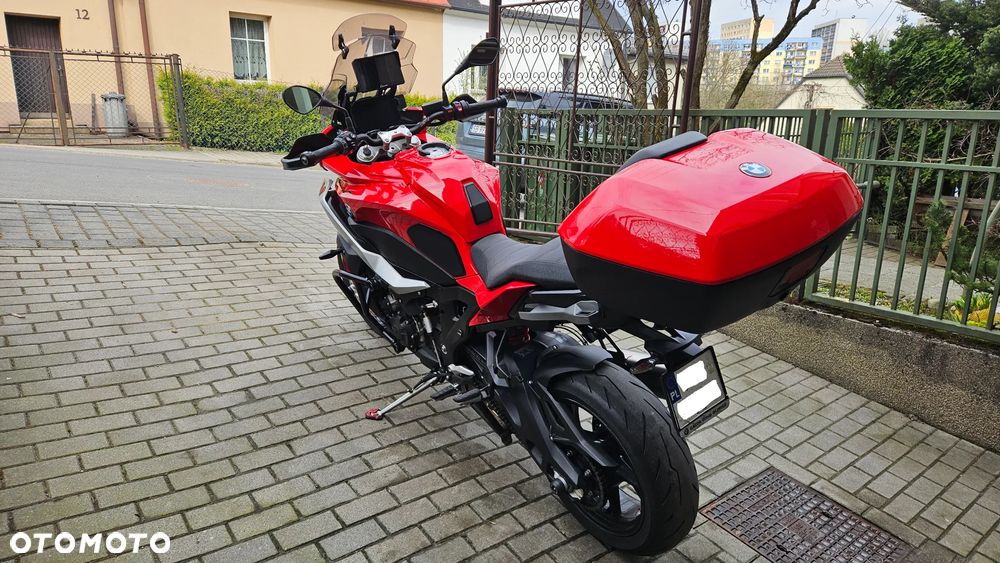 BMW XR - 9