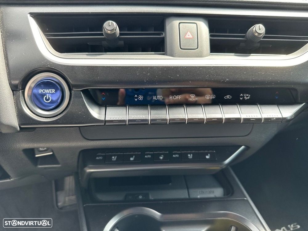 Lexus UX 300e Luxury - 14