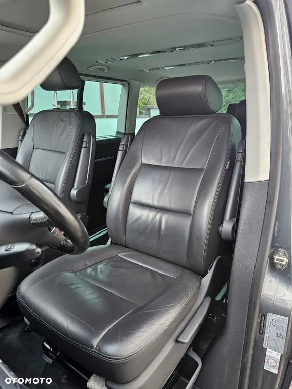 Volkswagen Multivan - 12