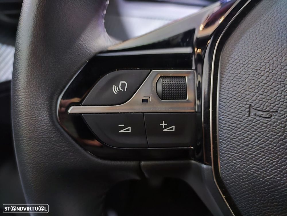 Peugeot 2008 1.2 PureTech Style - 13
