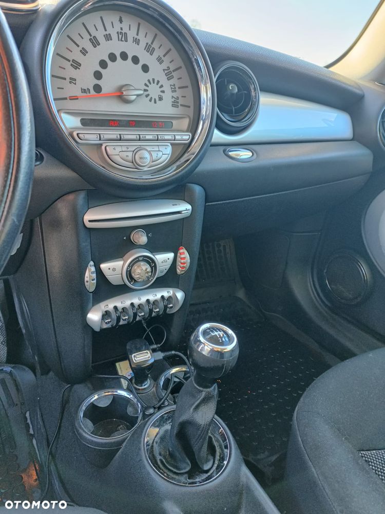 MINI Cooper Standard - 16